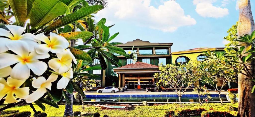 Dork Jumpa Hotel Vientiane Exterior foto